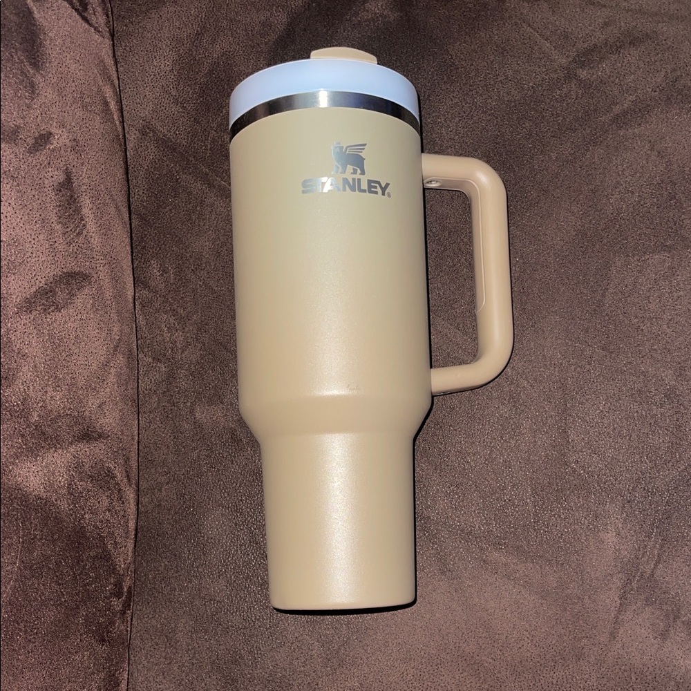 Stanley Classic Beige Travel Tumbler with Handle